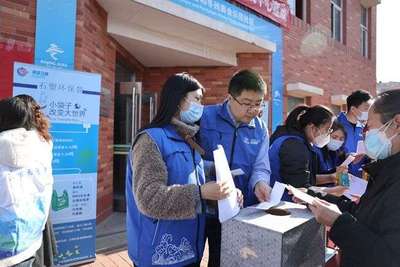 傳承弘揚雷鋒精神 東城區各街道廣泛開展學雷鋒環保咨詢服務活動